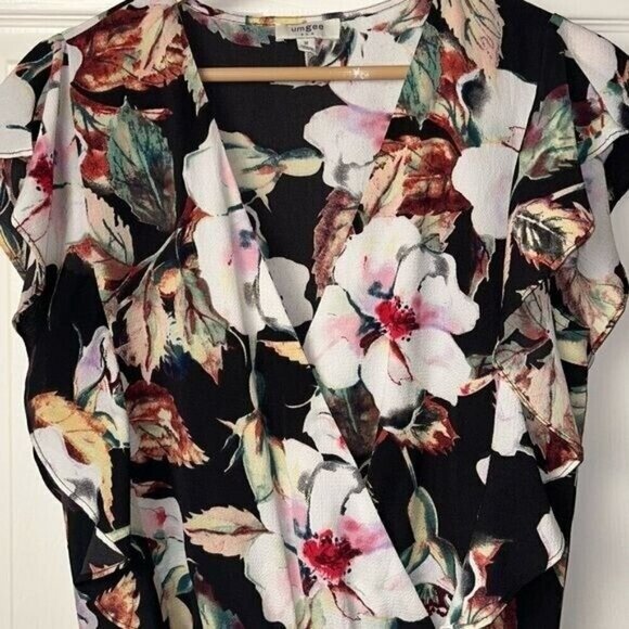 Umgee Black Floral V-Neck Surplice Ruffle short Sleeve Shorts Romper Size Medium - Picture 3 of 9